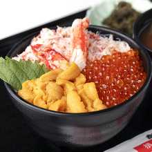 海胆･螃蟹･鲑鱼卵丼