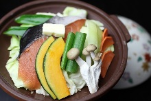 铁板烤鱼和蔬菜