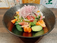 每日更换海鲜沙拉