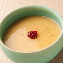 杏仁豆腐 杏仁豆腐