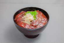 金枪鱼铁火盖饭