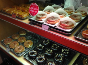 备受欢迎的甜甜圈工厂吉祥寺店在晚上10点开业--经常在数小时内售空（Minkei 新闻吉祥寺）