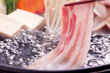 三元猪肩腰肉、鸡腿肉、特色肉丸