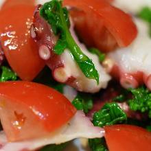 salad octopus and tomatoes