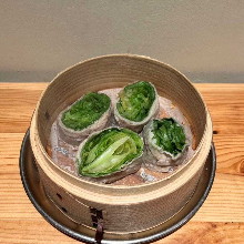 蒸煮生菜裹猪肉