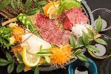 马肉刺身 (肩腰肉)