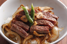 牛排盖饭 牛排盖饭