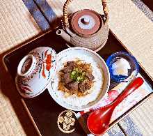 牛肉时雨煮的茶泡饭