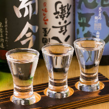 对比品尝3种日本酒