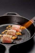 鳗鱼牛肉手握寿司