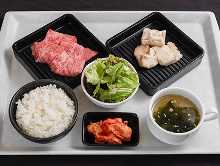 杂碎烧肉定食