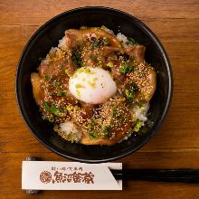 猪肉盖饭
