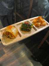 3种韩国泡菜拼盘