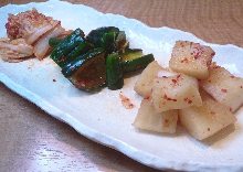 3种韩国泡菜拼盘