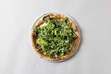 苦绿/羽衣甘蓝、菊花、凤尾鱼、乳清干酪