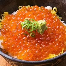 鮭魚卵蓋飯