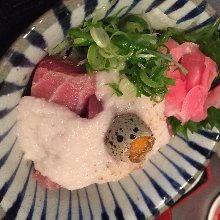 鮪魚蓋飯