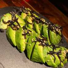 酪梨拌鹽漬海帶 酪梨拌鹽漬海帶