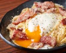 厚切培根卡邦尼麵