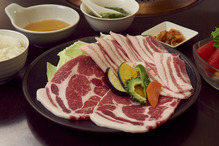 烤肉拼盤