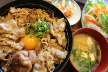 豬肉蓋飯