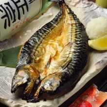 炭火烤開口肥美青花魚