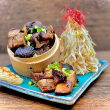 溢出的肉拼盤(4,000日圓任食套餐)