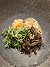韓式涼拌小菜拼盤