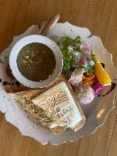 上午菜單 (熱吞拿魚起司三明治、洋蔥湯）