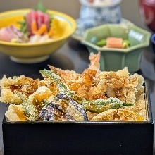 天婦羅盒飯 (只平日)