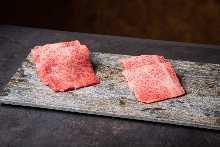 2 types of carefully selected Kuroge Wagyu beef