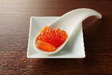 smoked salmon with salmon roe