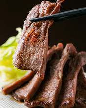 網烤牛舌 網烤牛舌