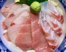 Medium fatty tuna, Japanese amberjack, and sea bream rice bowl