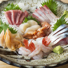 生魚片拼盤