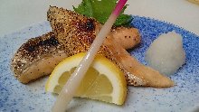 烤鮭魚腹