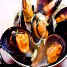 Mussels steamed in white wine