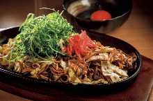 居酒屋的特色炒麵