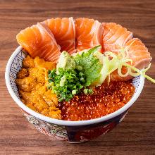 鮭魚/鮭魚卵/海膽海鮮蓋飯