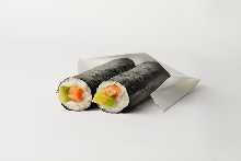 三文魚酪梨卷壽司