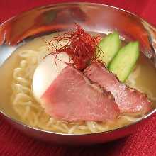 盛岡冷麵