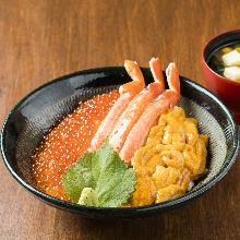 三色蓋飯