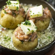 黃油馬鈴薯和西班牙風味鹽辛