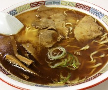 醬油拉麵