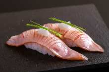 炙烤鮭魚壽司