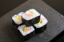 鮪魚腹醃蘿蔔捲壽司