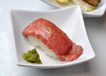 牛肉握壽司