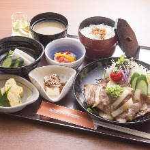 薑燒黑豬肉套餐