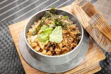 特選烤牛肉和秋季蔬菜釜飯