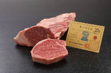 (Kobe beef eating comparison)A5 Kobe beef loin 110g & A5 Kobe beef fillet 70g (Total 180g)